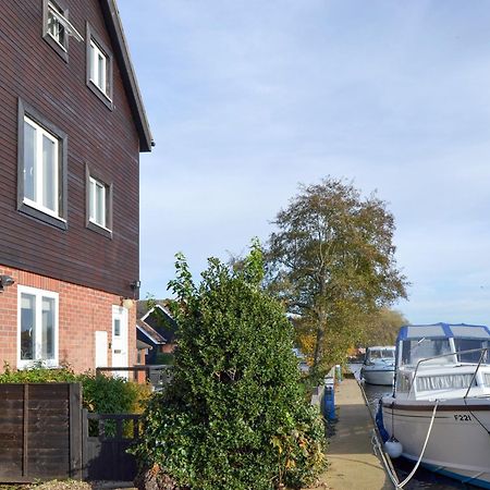 Davids Island Villa Wroxham Exterior photo